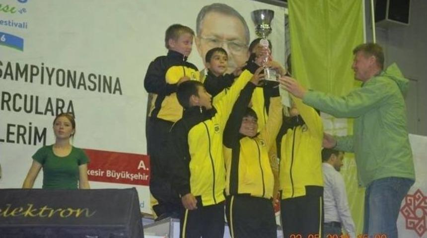 G&ouml;me&ccedil;li Oryantrig&ccedil;iler T&uuml;rkiye Şampiyonu Oldu