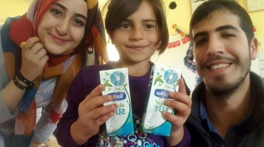 Bitlis Eren &Uuml;niversitesi 500 &Ouml;ğrenciye S&uuml;t Dağıttı