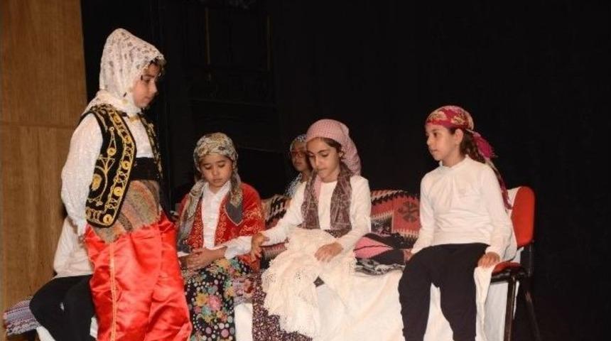 Obem Kursiyerlerinin Tiyatrosu Beğeni Topladı