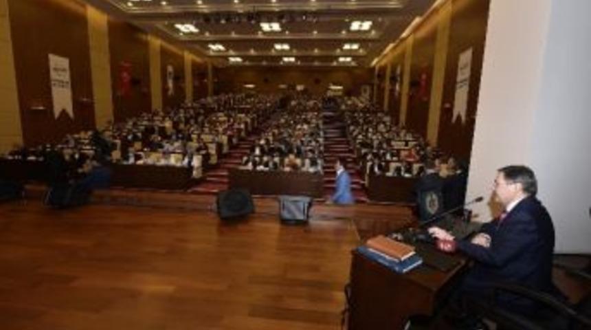 Başkan G&ouml;k&ccedil;ek Gen&ccedil;lerle Ankara&rsquo;yı Tartışıyor