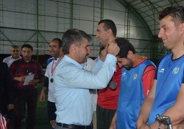 3.mehmet Akif İnan Halı Saha Futbol Turnuvası Sona Erdi 1