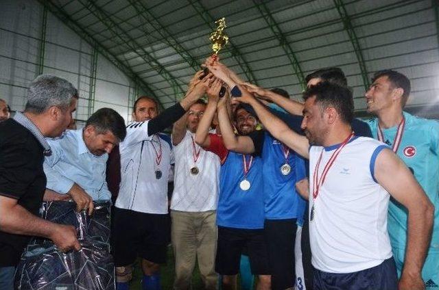 3.mehmet Akif İnan Halı Saha Futbol Turnuvası Sona Erdi 2