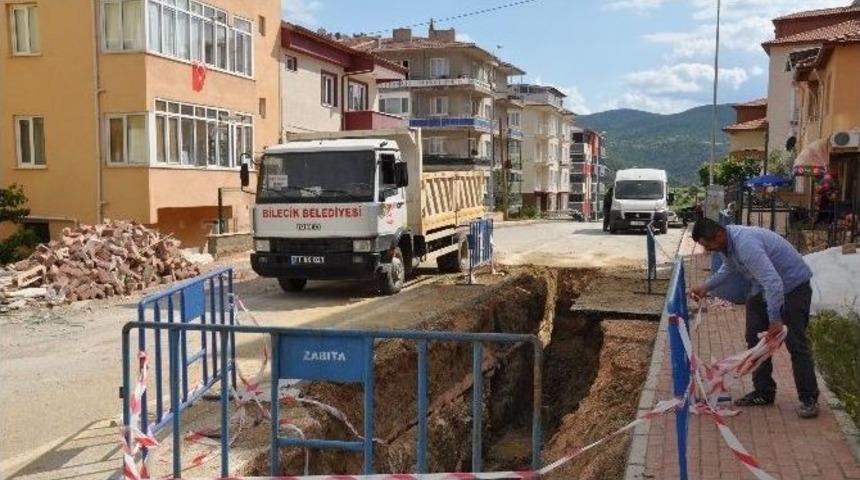 Bilecik Belediyesi Ekiplerinin Bakım Ve Onarım &Ccedil;alışmaları