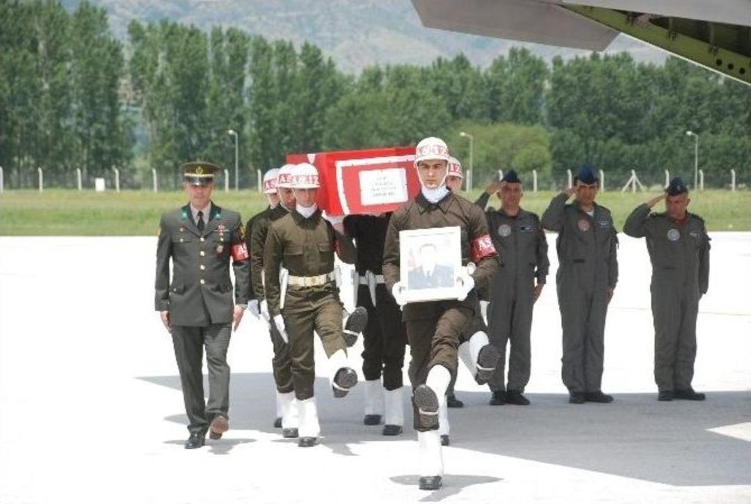 Mardin&rsquo;de Şehit Olan Astsubayın Naaşı Tokat&rsquo;a Getirildi