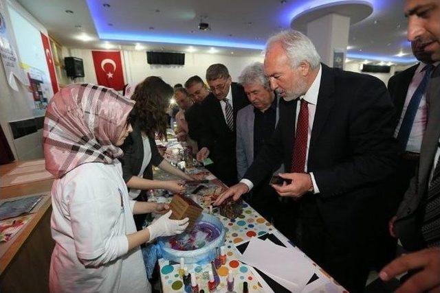 Kütahya Anadolu İmam Hatip Lisesi’nden Bilim Fuarı