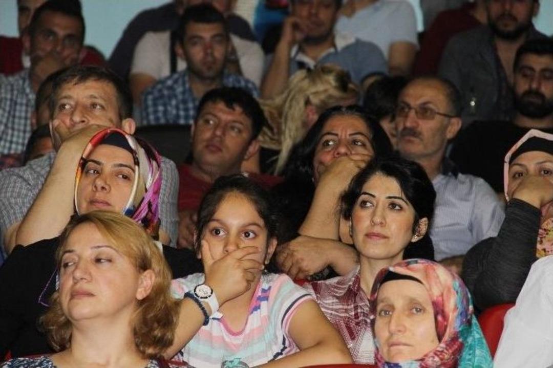 Yıllar Sonra Ev Sahibi Olanlar G&ouml;zyaşlarını Tutamadı