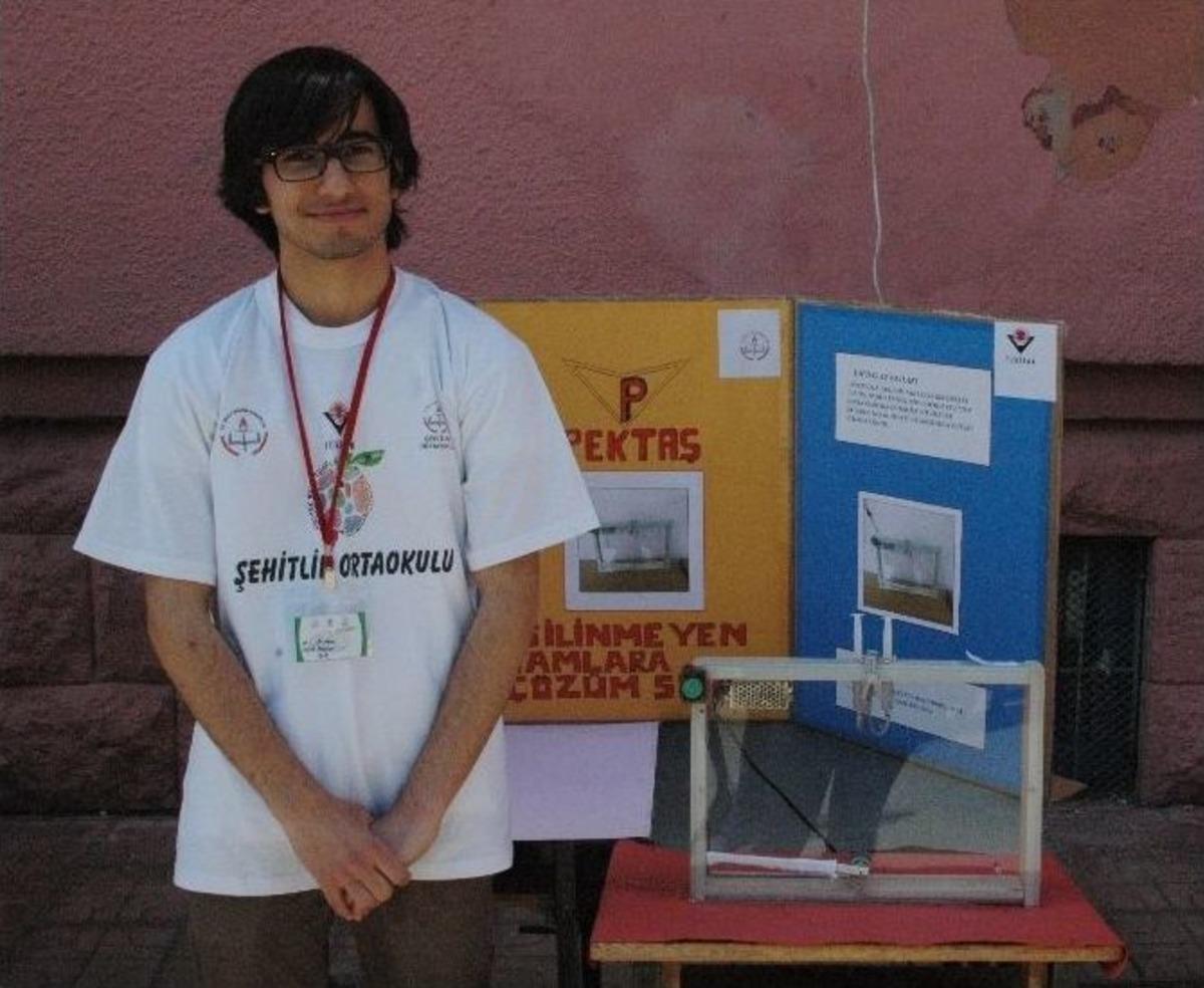 Geleceğin Bilim Adamları Prdojelerini Sergiledi