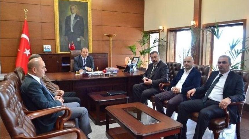 İş&ccedil;ilerin &lsquo;madenden &Ccedil;ıkmama&rsquo; Eyleminde Validen M&uuml;jde