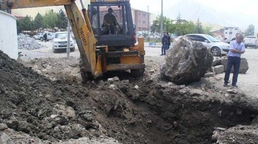 Hakkari Belediyesi&rsquo;nden Yol Yapım &Ccedil;alışması