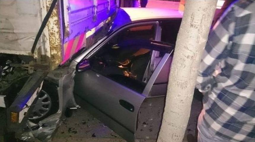 Arkadaşına Araba Kullanmayı &Ouml;ğretmek İsterken Canından Oldu