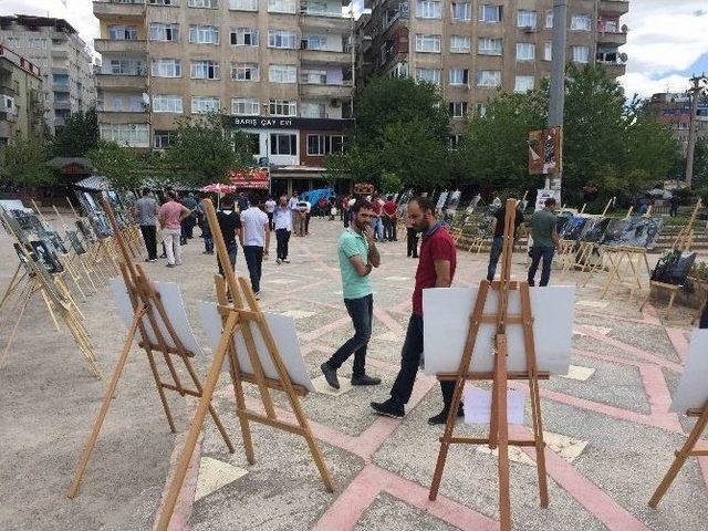 Gazetecilerin Çektiği Fotoğraflar Sergilendi