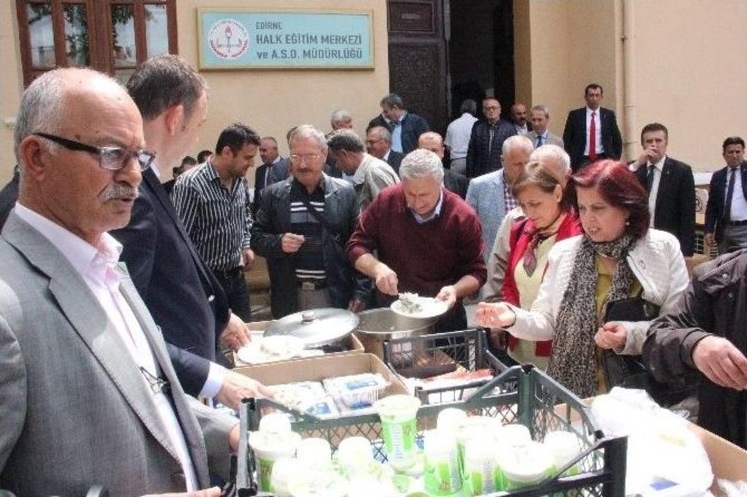 Yılın &rsquo;ahi&rsquo;si Se&ccedil;ilen Tava Ciğer Ustası &rsquo;şed&rsquo; Kuşandı