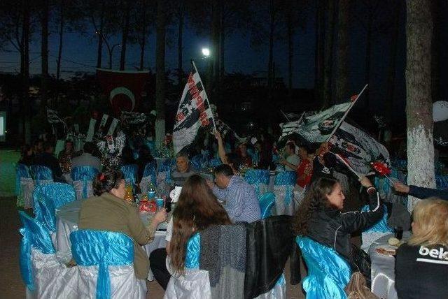 Beşiktaşlılar Şampiyonluk Gecesi Gelirini Lösemi Hastası Çocuğa Bağışladı