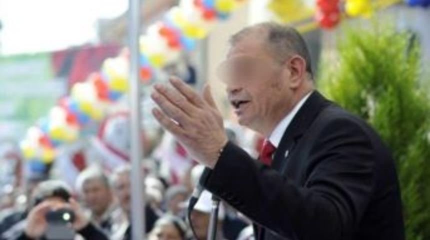 Eski Belediye Başkanı Ortaklarını &Ouml;ld&uuml;rd&uuml;