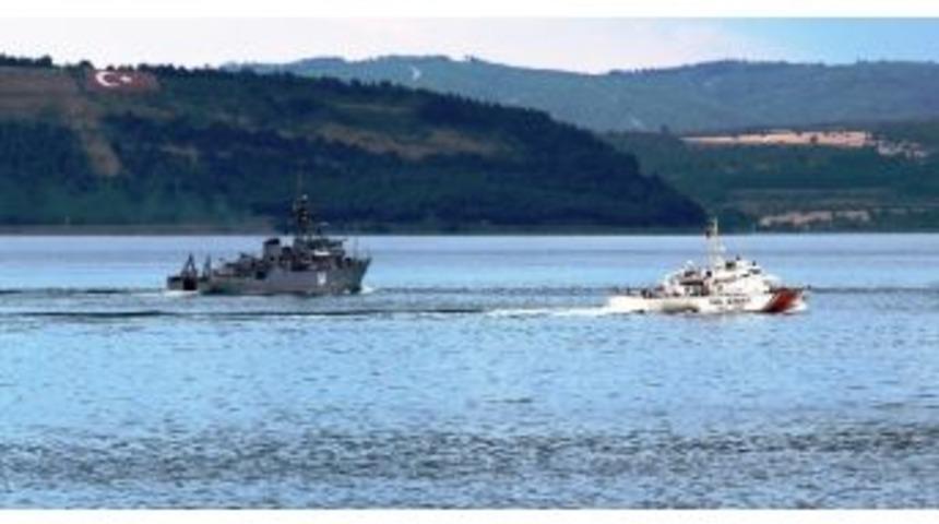 Rus Askeri Gemisi &Ccedil;anakkale Boğazından Ge&ccedil;ti