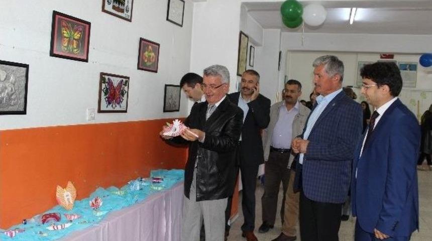 İşitme Engellilerin Yıl Sonu Sergisi B&uuml;y&uuml;k Beğeni Topladı