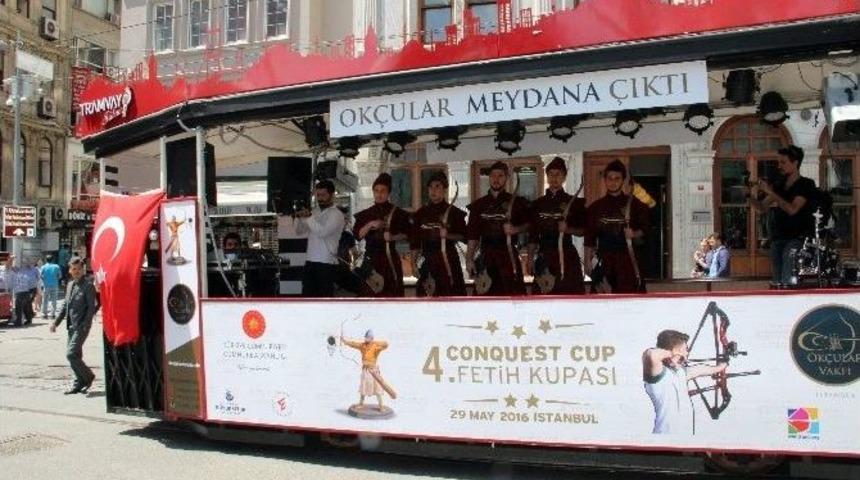 Ok&ccedil;ulardan, Nostaljik Tramvayda İlgi Toplayan G&ouml;steri
