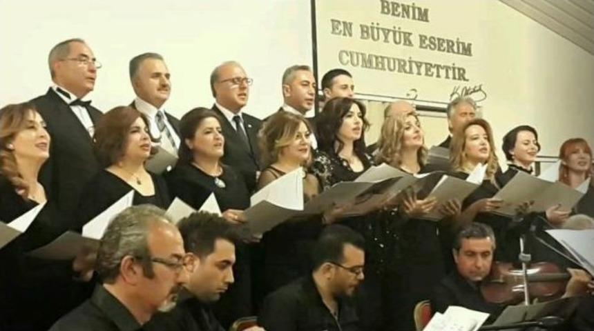 Eczacılardan M&uuml;thiş Konser