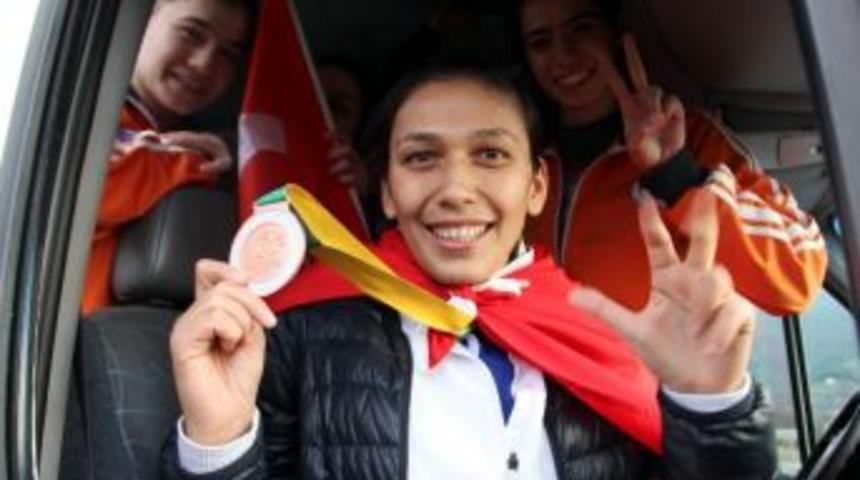 D&uuml;nya Şampiyonası&rsquo;nda Bronz Madalya T&uuml;rkiye&rsquo;nin