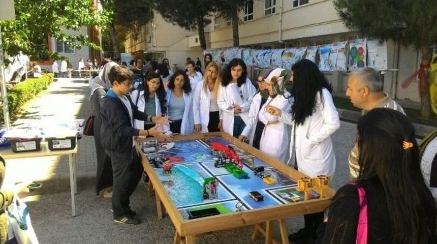 Robot Takımına Büyük İlgi