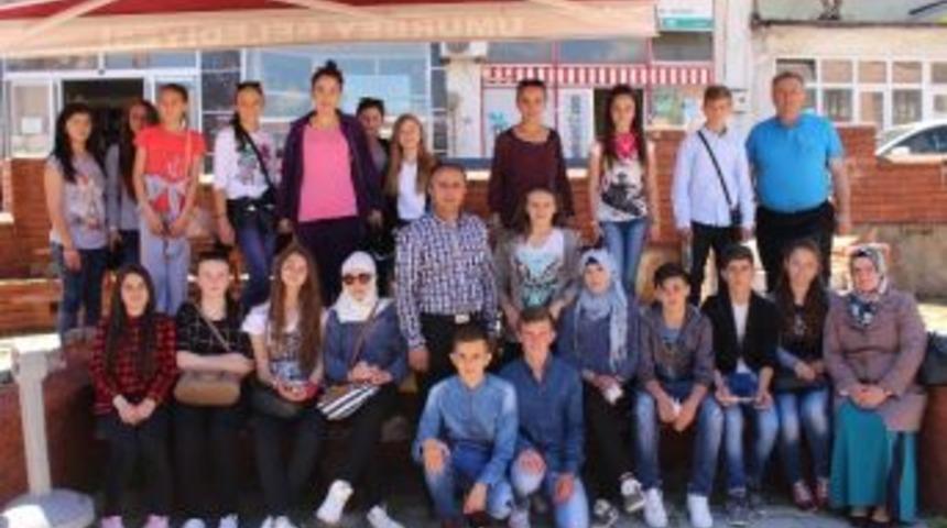 Makedonyalı &Ouml;ğrenciler Umurbey&rsquo;de