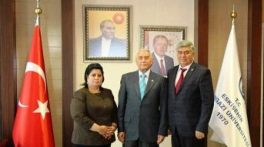 Esog&uuml; Rekt&ouml;r&uuml; Prof. Dr. Hasan G&ouml;nen Kırgız Gazetecilerle G&ouml;r&uuml;şt&uuml;