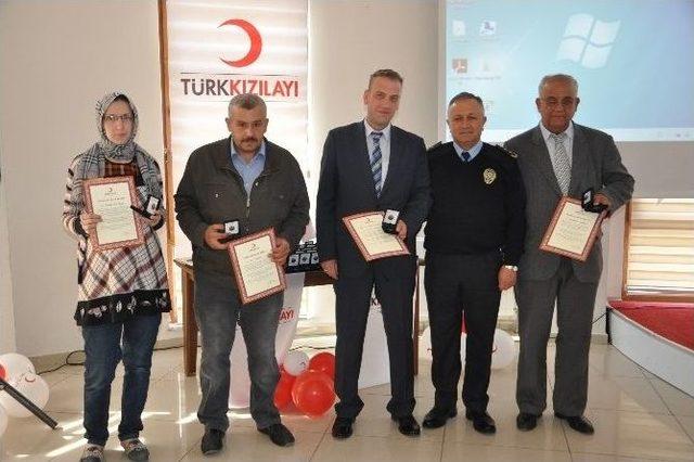 Boz&uuml;y&uuml;k&rsquo;te Kan Bağış&ccedil;ıları &Ouml;d&uuml;llendirildi 1