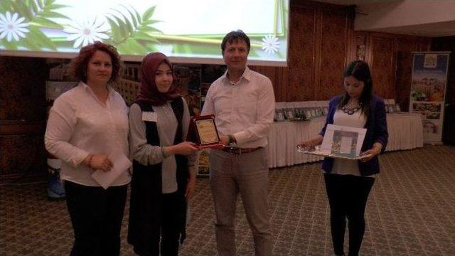 Gen&ccedil; &Ccedil;evreciler &Ouml;d&uuml;llerini Aldı 1