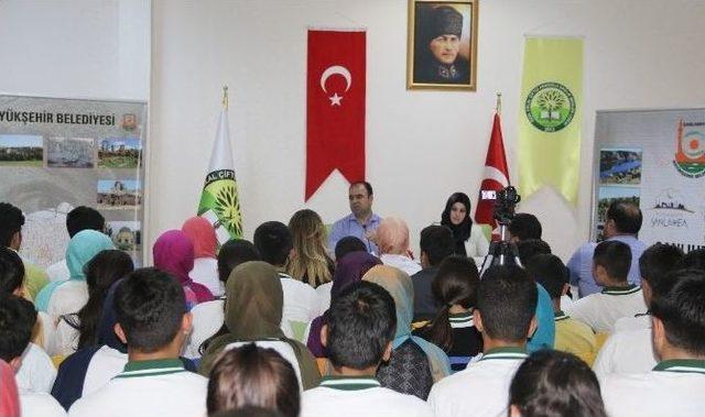 B&uuml;y&uuml;kşehir Belediye Başkanı Nihat &Ccedil;ift&ccedil;i, Gen&ccedil;lerle Buluştu 1