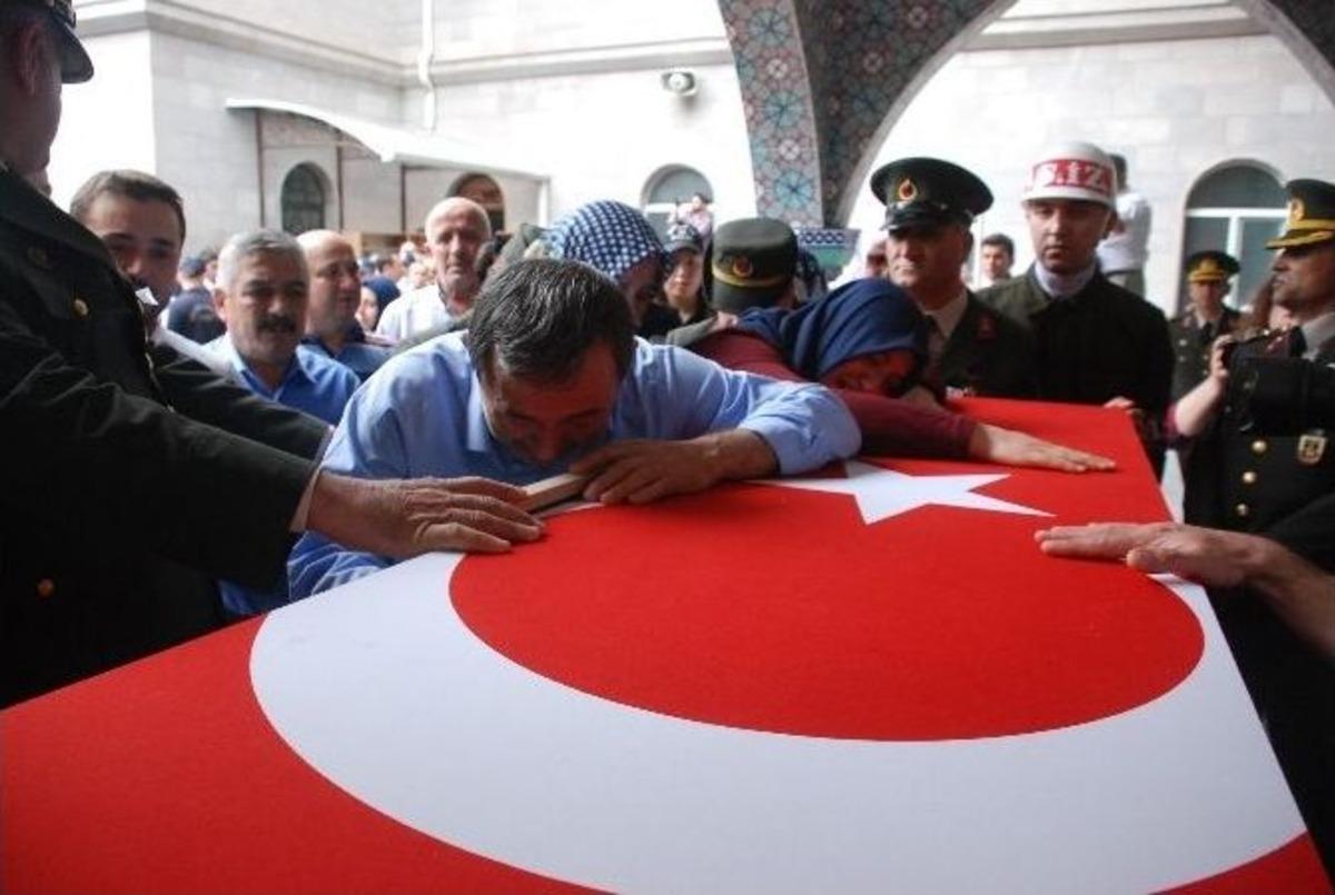 Mardin&rsquo;de Şehit Olan Astsubay Son Yolculuğuna Uğurlandı