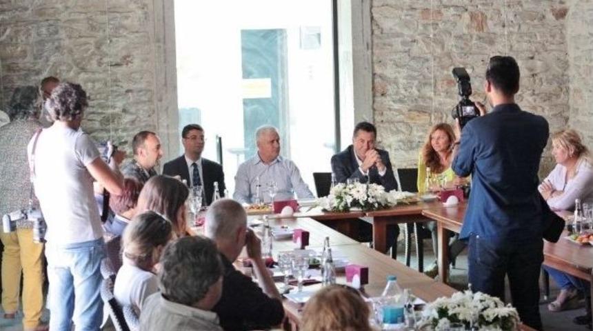 Başkan Kocadon Yabancı Gazeteciler İle Buluştu