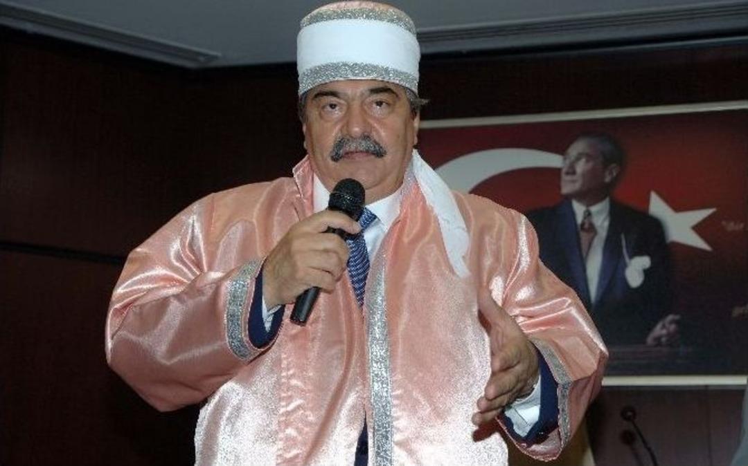 Konukoğlu Ahilik Kaftanı Ve Fesi Giydi