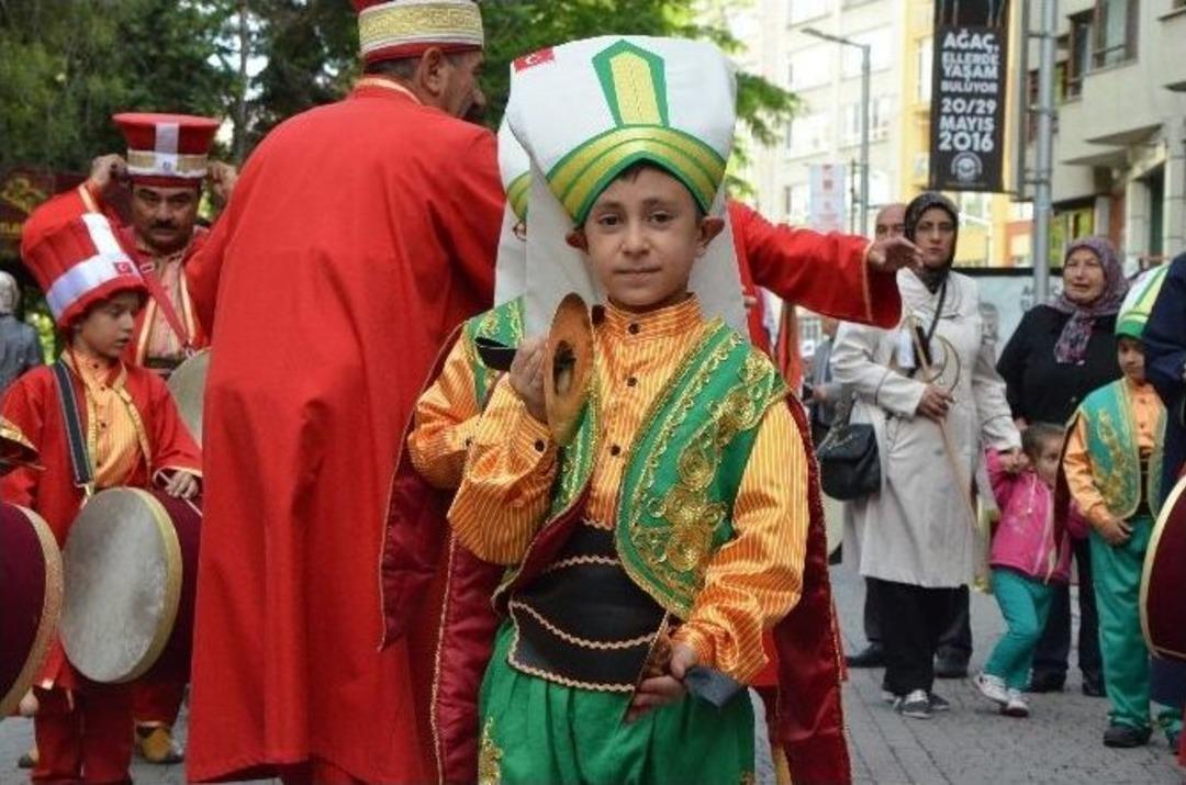 Eskişehir&rsquo;de Mehter Eşliğinde Ahilik Y&uuml;r&uuml;y&uuml;ş&uuml;