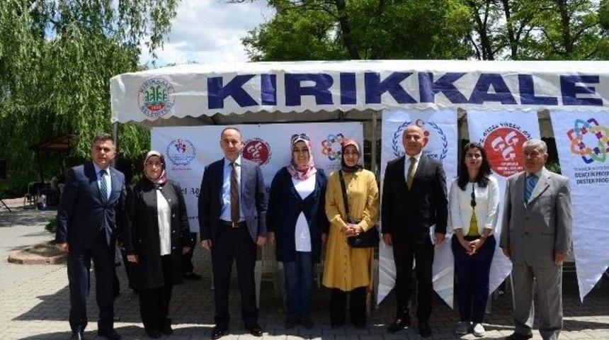 Kırıkkale Belediyesi&rsquo;nden Başarılı &Ouml;ğrencilere &Ouml;d&uuml;l