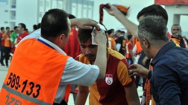 Derbi Öncesi Çıkan Arbedede Bir Taraftar Yaralandı