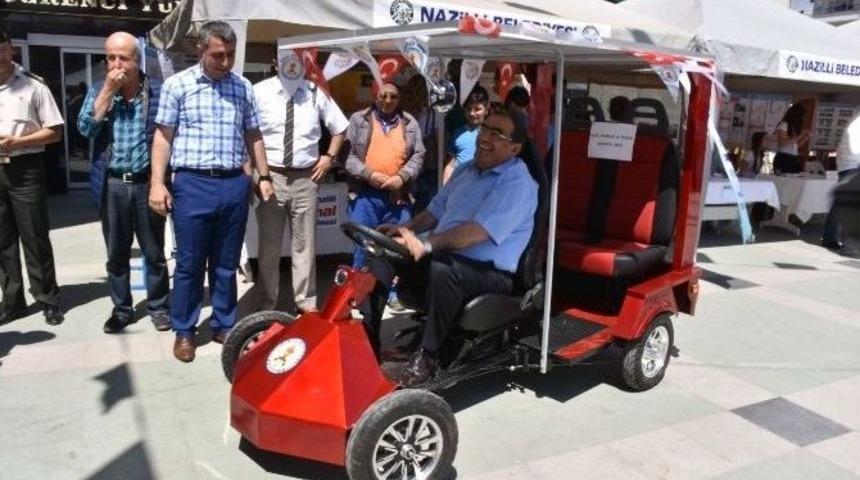 T&uuml;bitak Fuarı İ&ccedil;in &Ouml;ğrencilerin İcat Ettiği Araca İlk Kaymakam Bindi