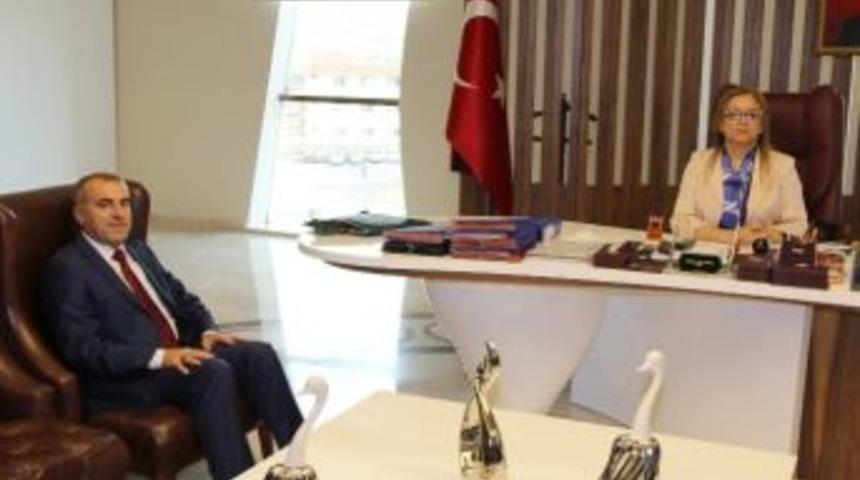 İl Milli Eğitim M&uuml;d&uuml;r&uuml; Murat Demir Rekt&ouml;r Kılı&ccedil;&rsquo;ı Ziyaret Etti