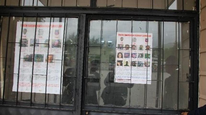 Başına &Ouml;d&uuml;l Konulan Ter&ouml;ristler İ&ccedil;in İlan Asıldı