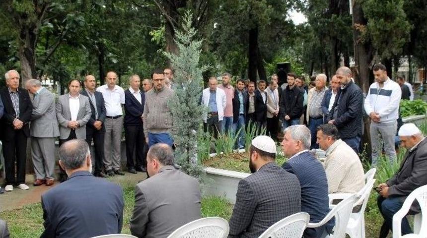 Şehit Başkan Kabri Başında Anıldı