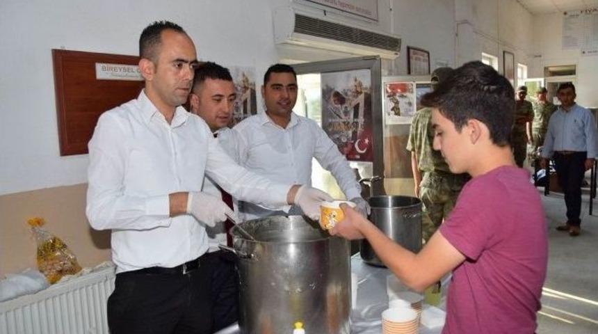 Sivas Belediyesi, Asker Ailelerine Sıcak &Ccedil;orba İkram Ediyor
