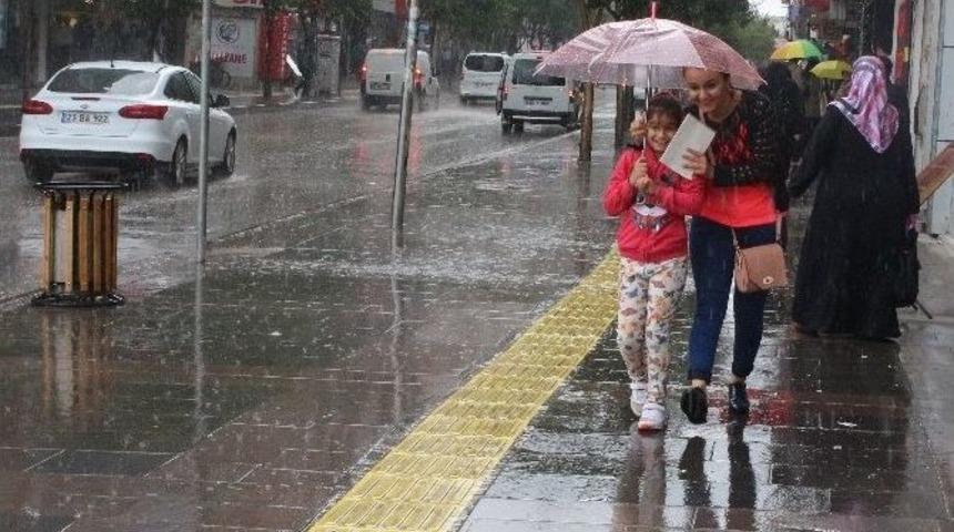 3 İl&rsquo;e &Ccedil;ok Kuvvetli Yağış Uyarısı