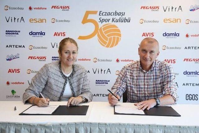 Eczacıbaşı Vitra’nın Yeni Antrenörü Barbolini İstanbul’da