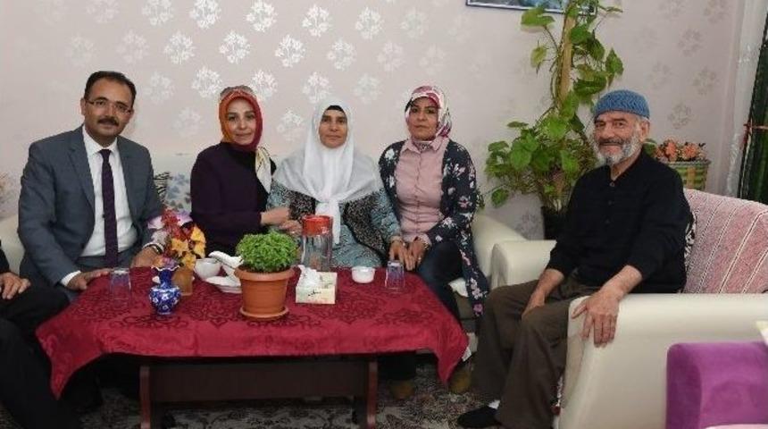 Cahan; &ldquo;makamın Değil, Halkın Adamı Olmak İ&ccedil;in Varız&rdquo;