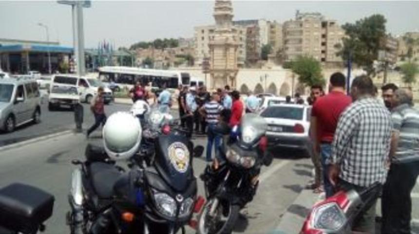 Şanlıurfa&rsquo;da Polis Memurları Kaza Yaptı: 2 Yaralı