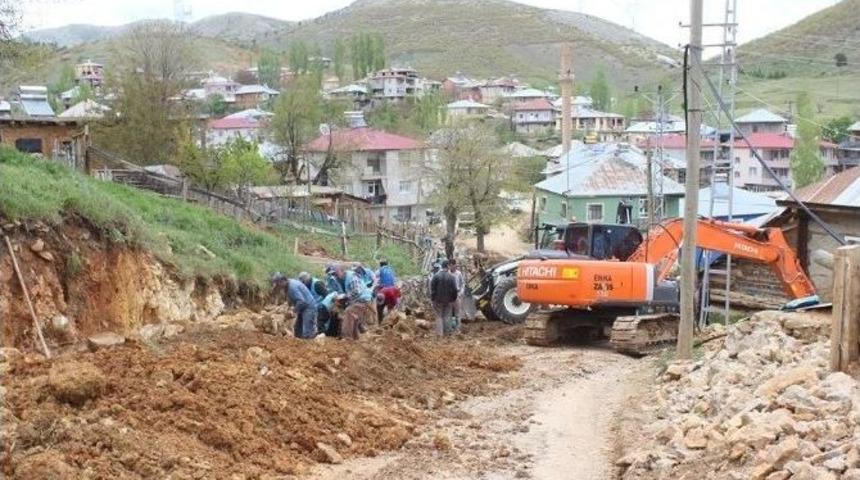 Tufanbeyli Belediyesi&rsquo;nden Yol &Ccedil;alışması