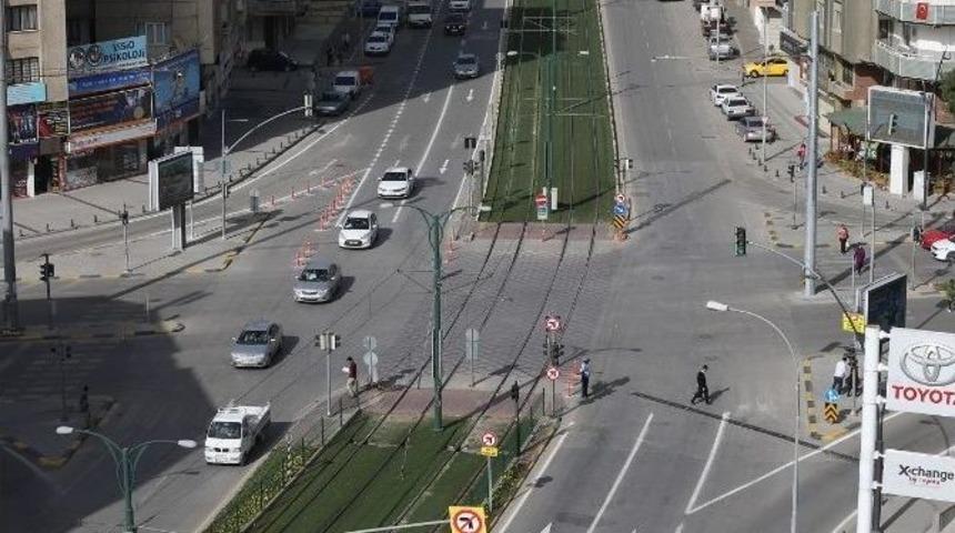 Gaziantepli S&uuml;r&uuml;c&uuml;ler Sola D&ouml;n&uuml;ş Yasaklarından Memnun