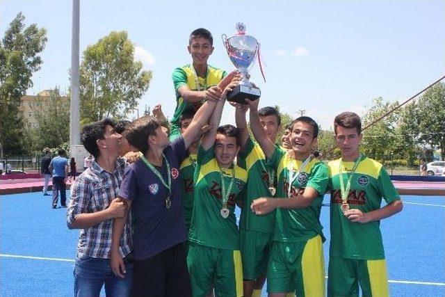 Osmaniye’de Çim Hokeyi Şampiyonası