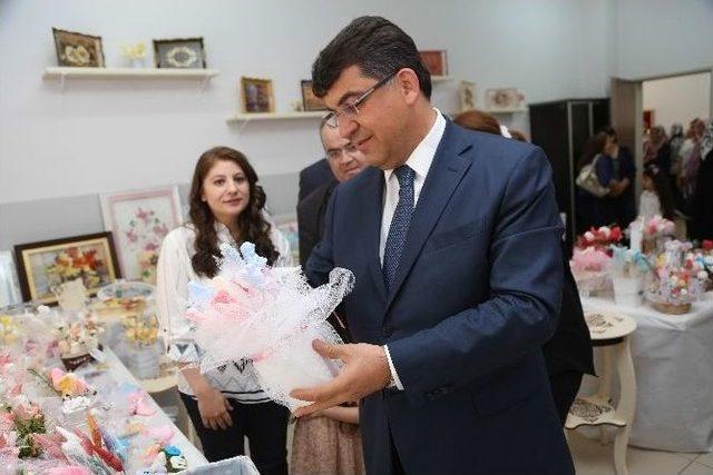 Şehitkamilli Hanımlar El Sanatlarını Sergiye Taşıdı 1