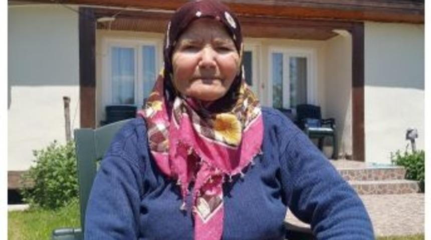Bakan &Ouml;zl&uuml;&rsquo;n&uuml;n Annesi Yoğun Bakımda