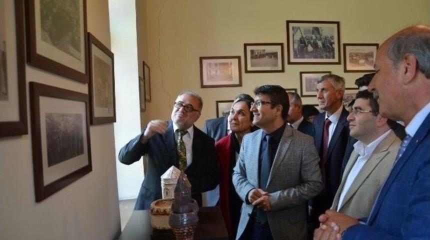 S&ouml;ğ&uuml;t Meslek Y&uuml;ksekokulu Fotoğraf Sergisi A&ccedil;ıldı